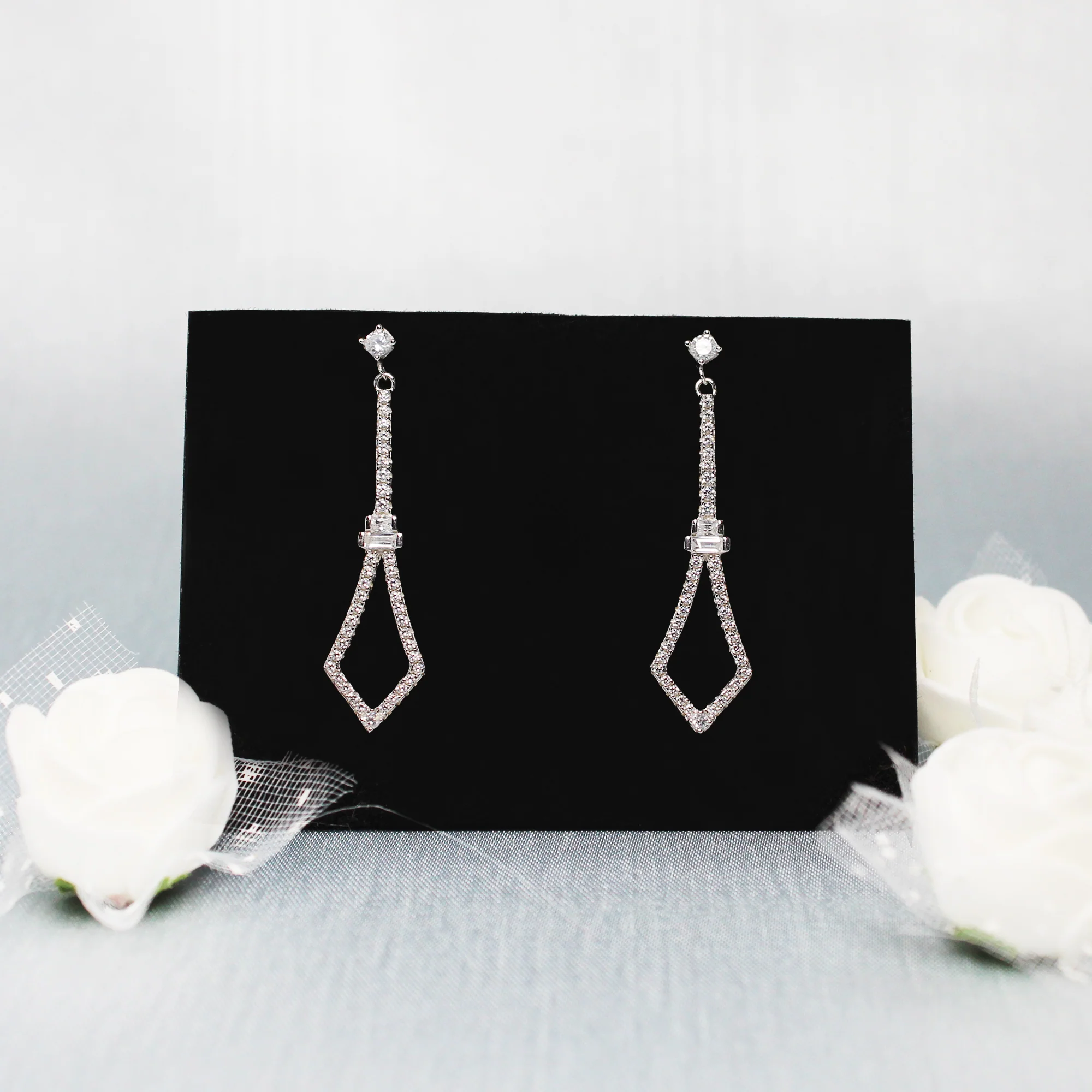 Modern Zircon Set - Image 2