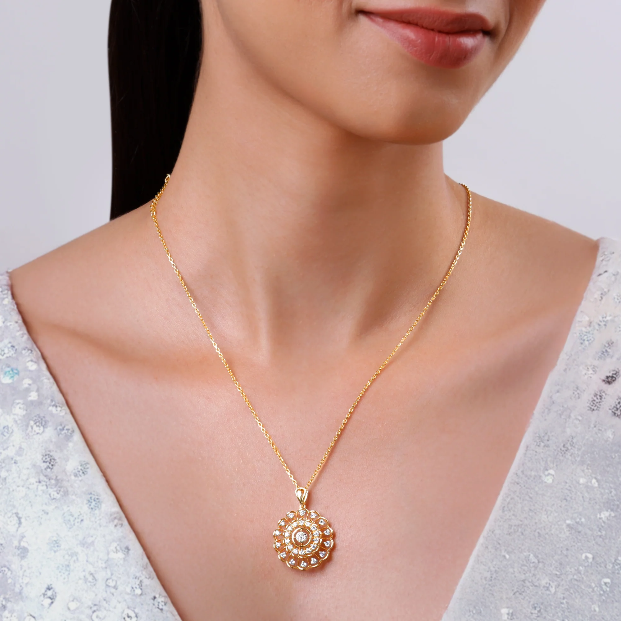 Gold Florentia Lab Grown Diamond Pendant - Image 3