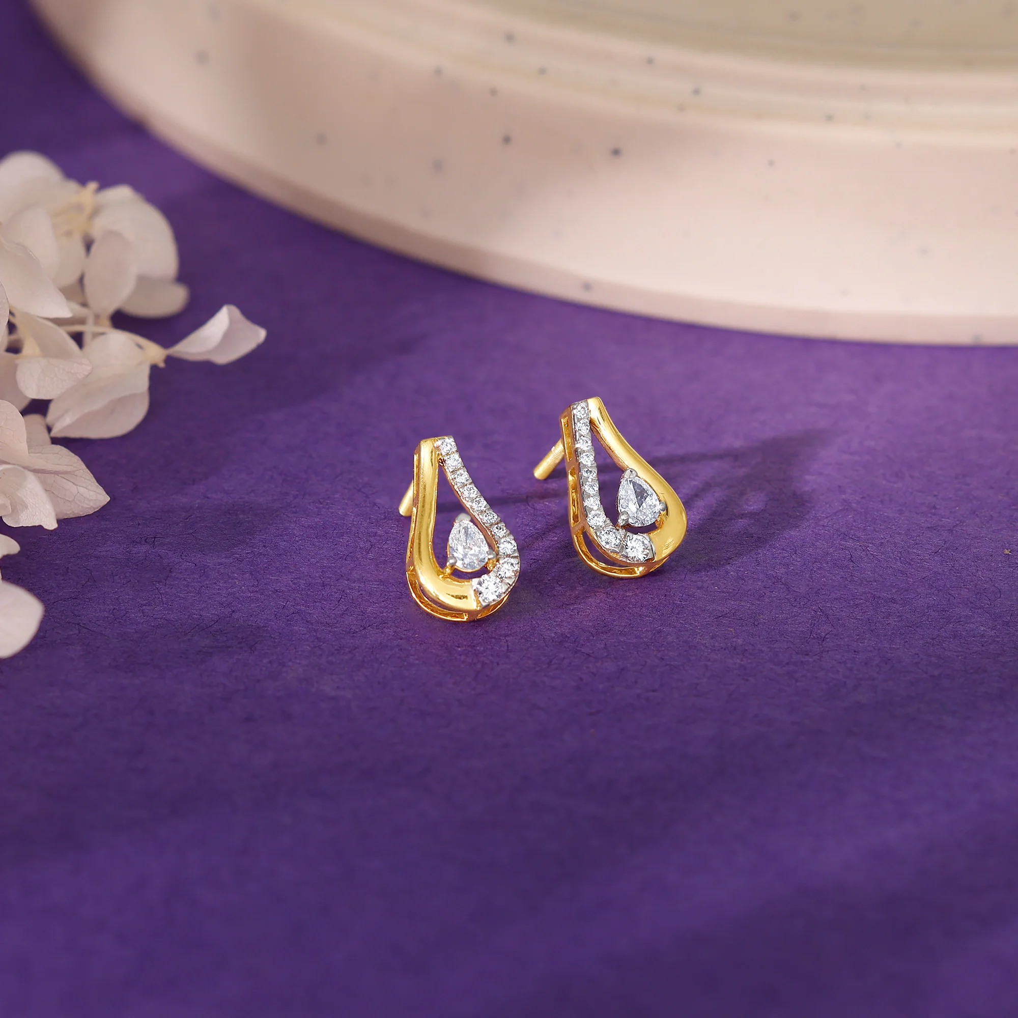 Gold Majestic Aura Diamond Earrings - Image 2