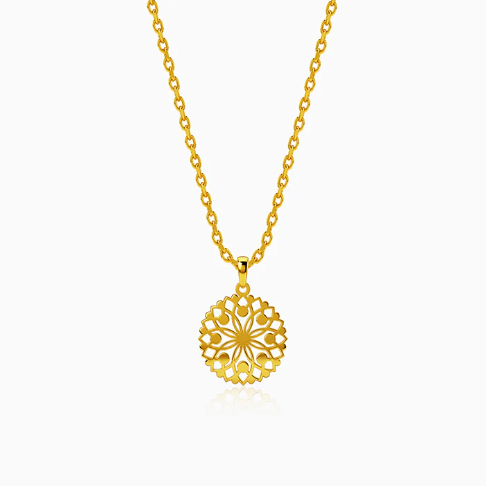 Golden Aura Tangle Pendant With Link Chain