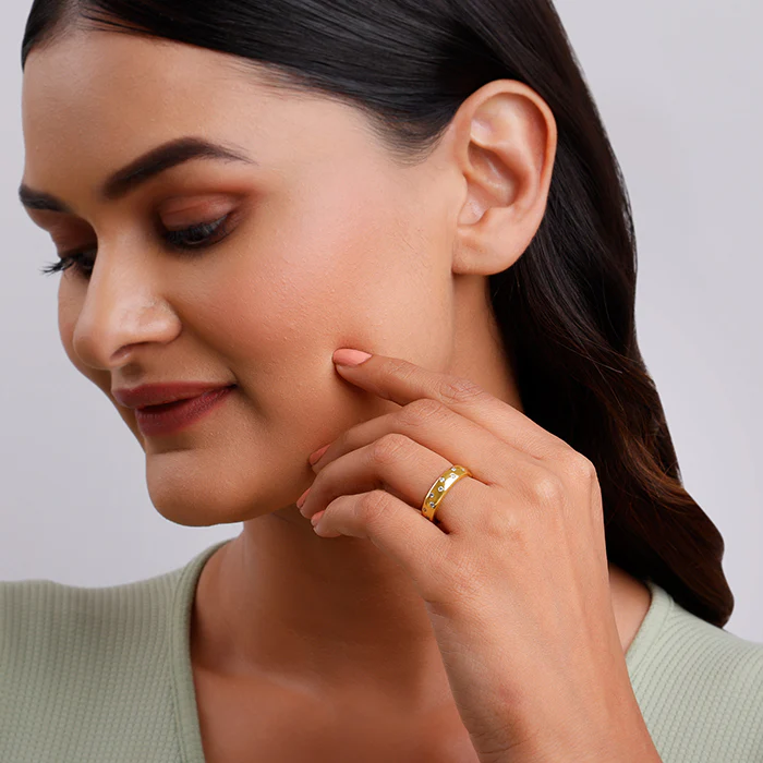 Golden Fashion Ring - Image 4