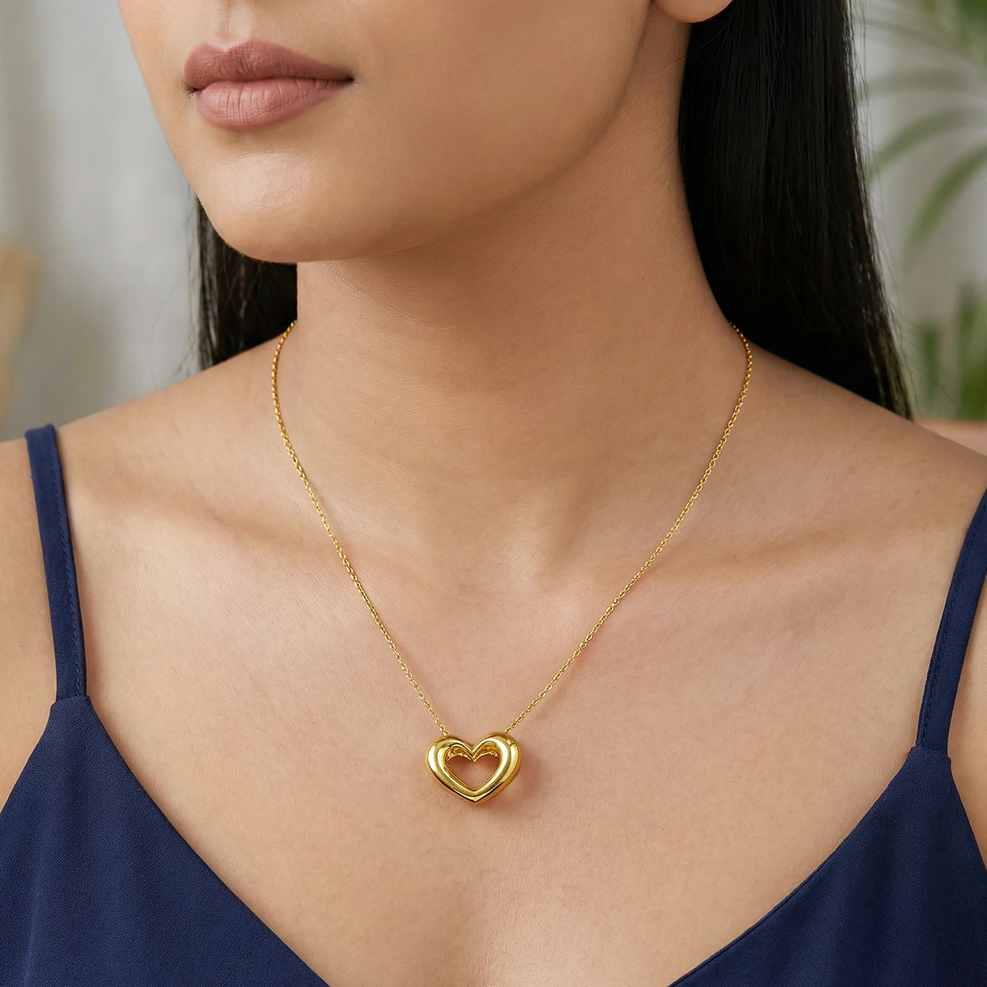 Golden Heart Pendant With Link Chain - Image 3