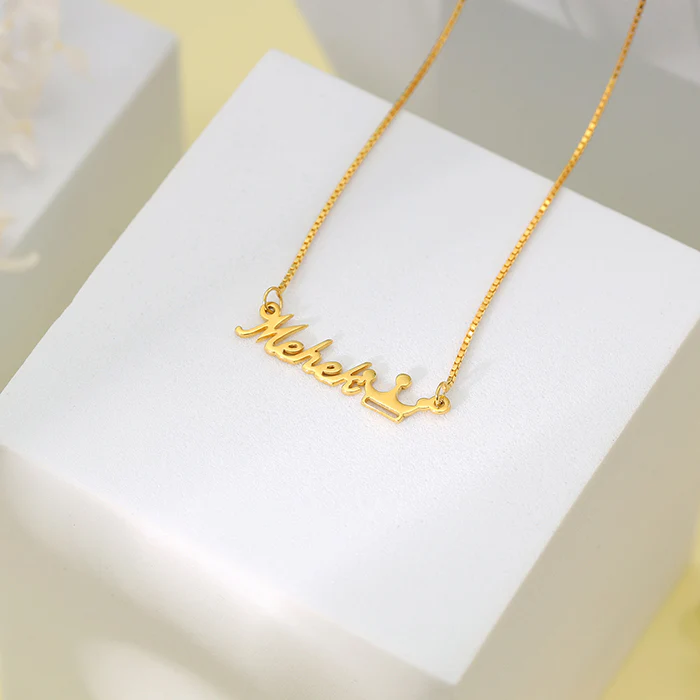 Golden Personalised Queen Necklace - Image 2