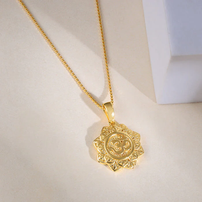 Golden Unique Om Pendant With Box Chain - Image 2