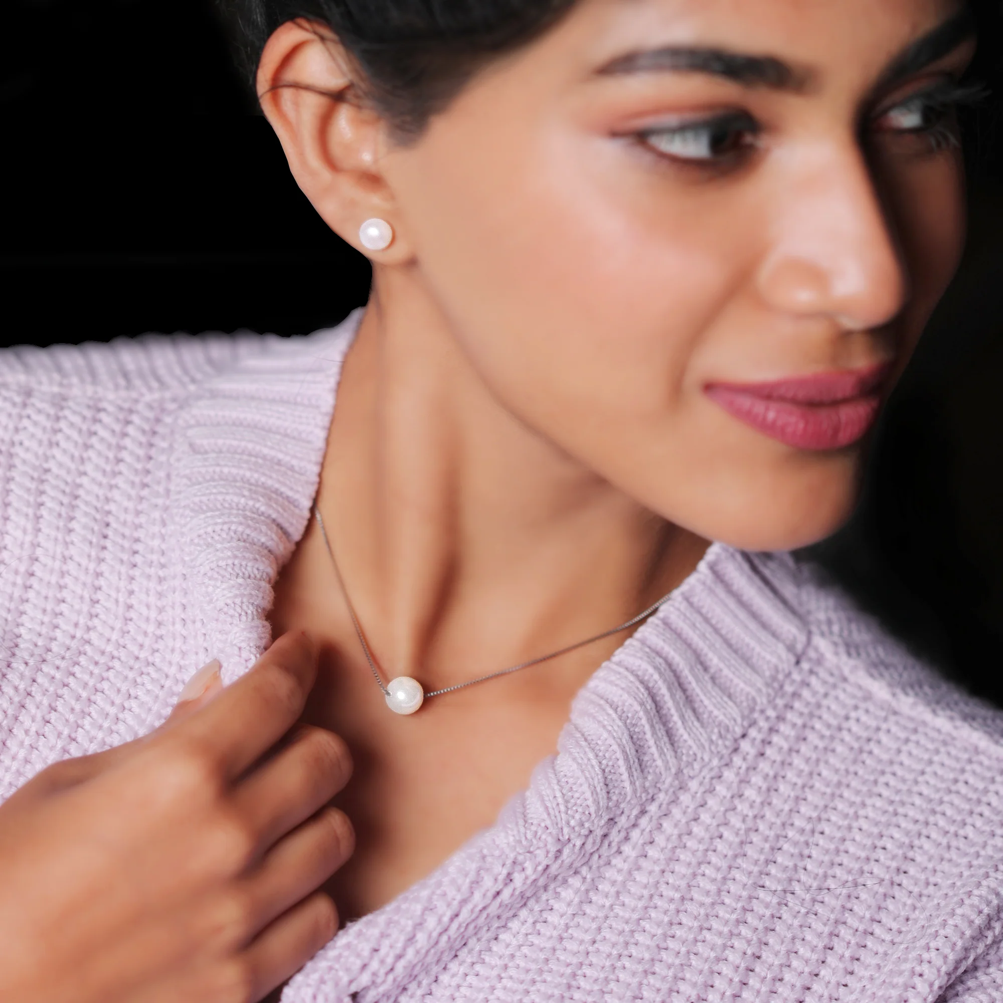 Anushka Sharma Moonlight Pearl Set - Image 2