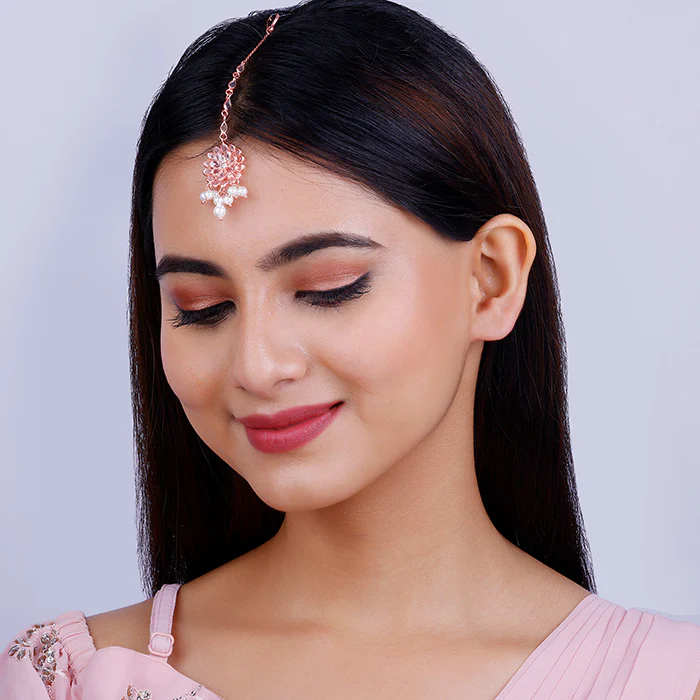 Navrai Maajhi Maang Tikka