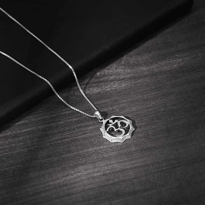 Silver Graceful Om Pendant With Box Chain For Him