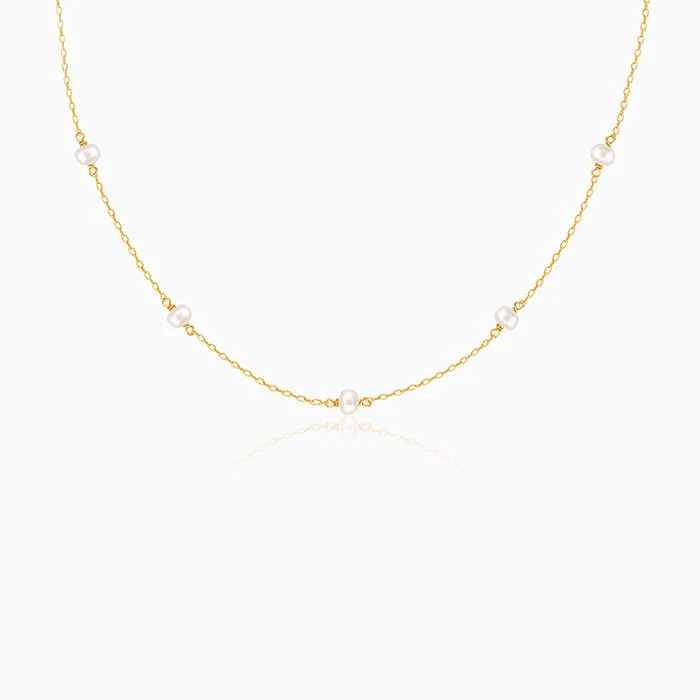Golden Minimal Pearl Necklace