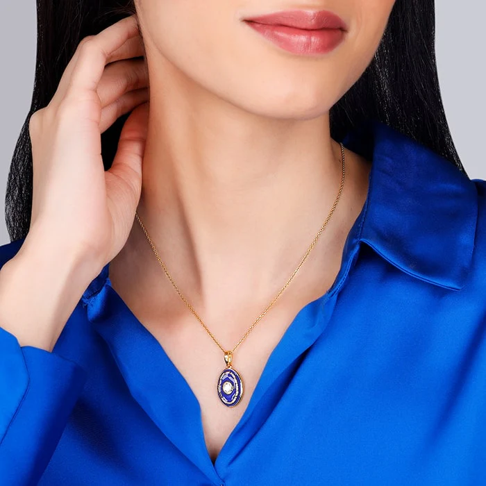 Golden St. Peter's Basilica Sky Pendant with Link Chain - Image 3