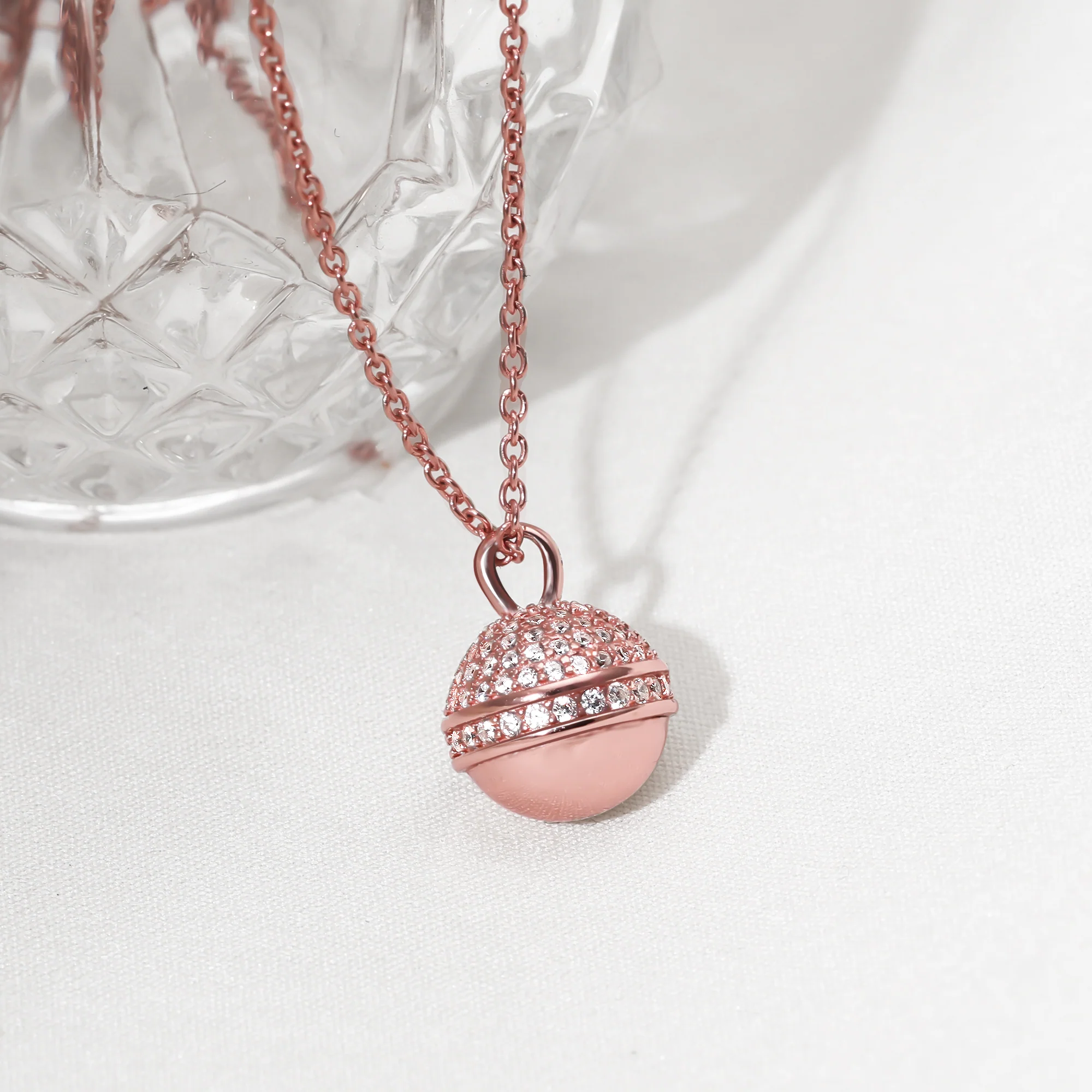 Anushka Sharma Rose Gold Studded Trinket Pendant With Link Chain - Image 4