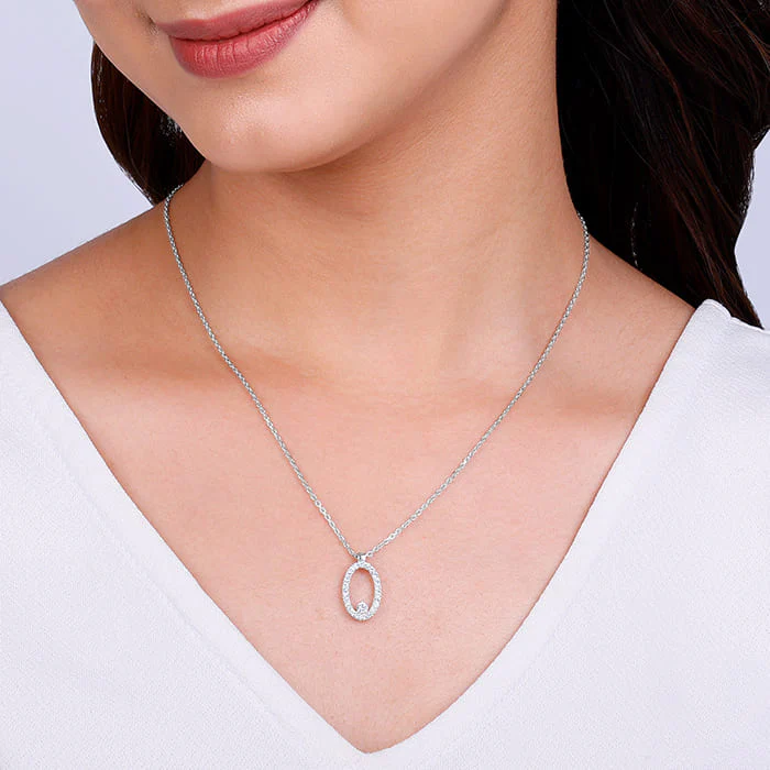 Silver Arena Pendant With Link Chain - Image 3