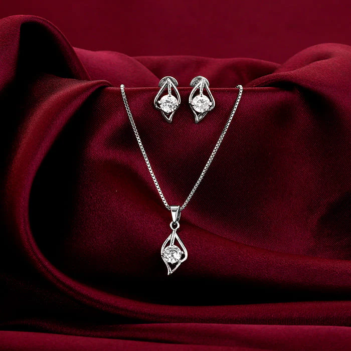 Anushka Sharma Silver Falling Dew Set - Image 2