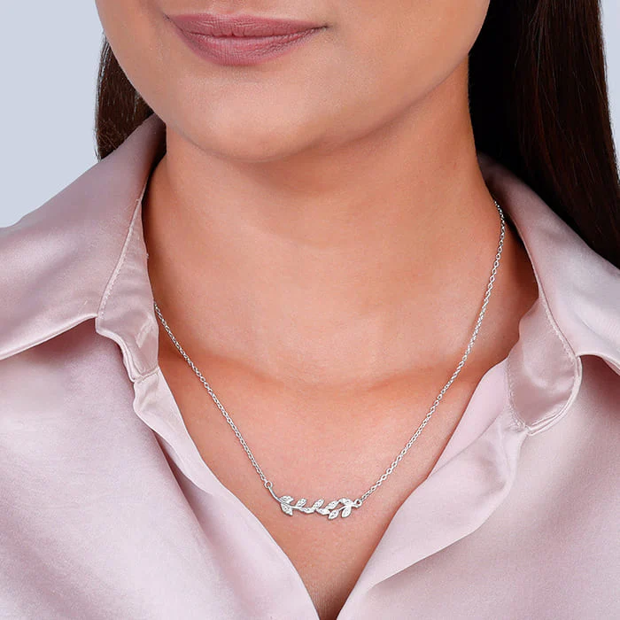 Anushka Sharma Silver Leaf Necklace - Image 3