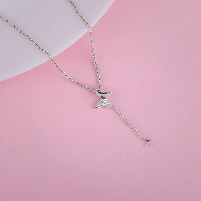 Silver Pretty Butterfly Pendant with Link Chain - Image 2