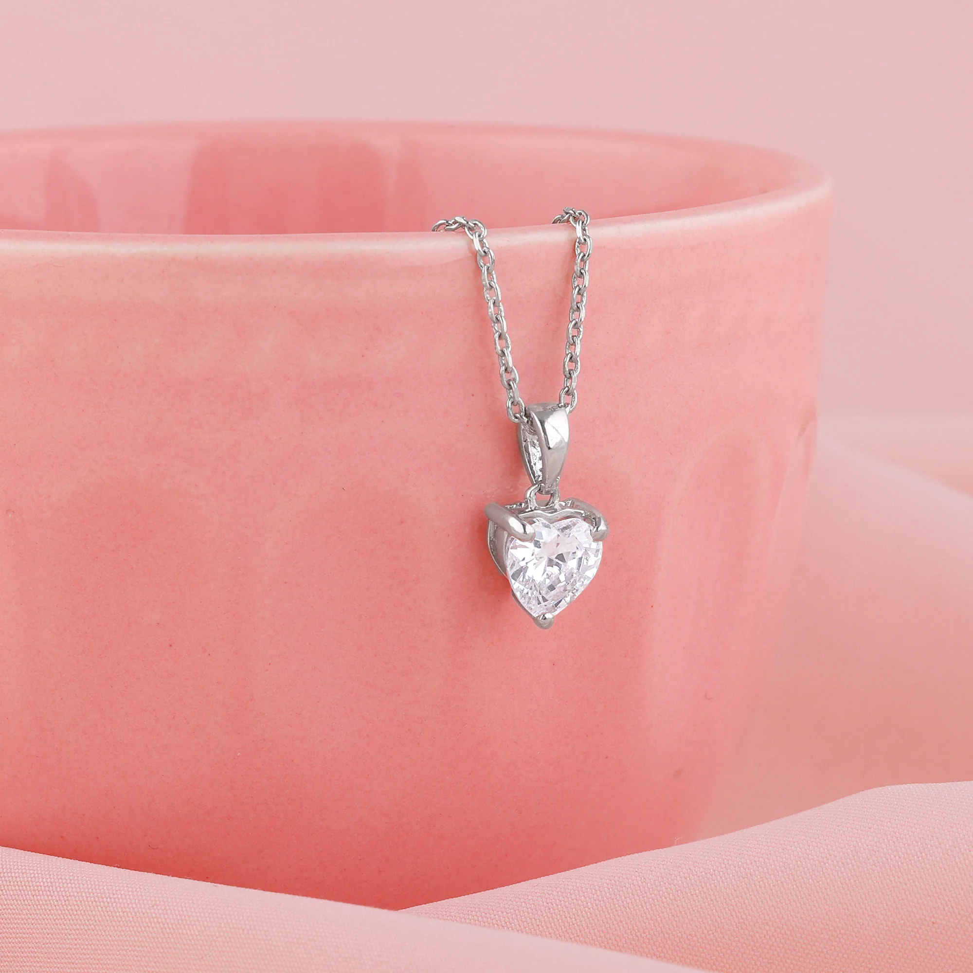 Anushka Sharma Silver Solitaire Heart  Pendant with Link Chain - Image 2