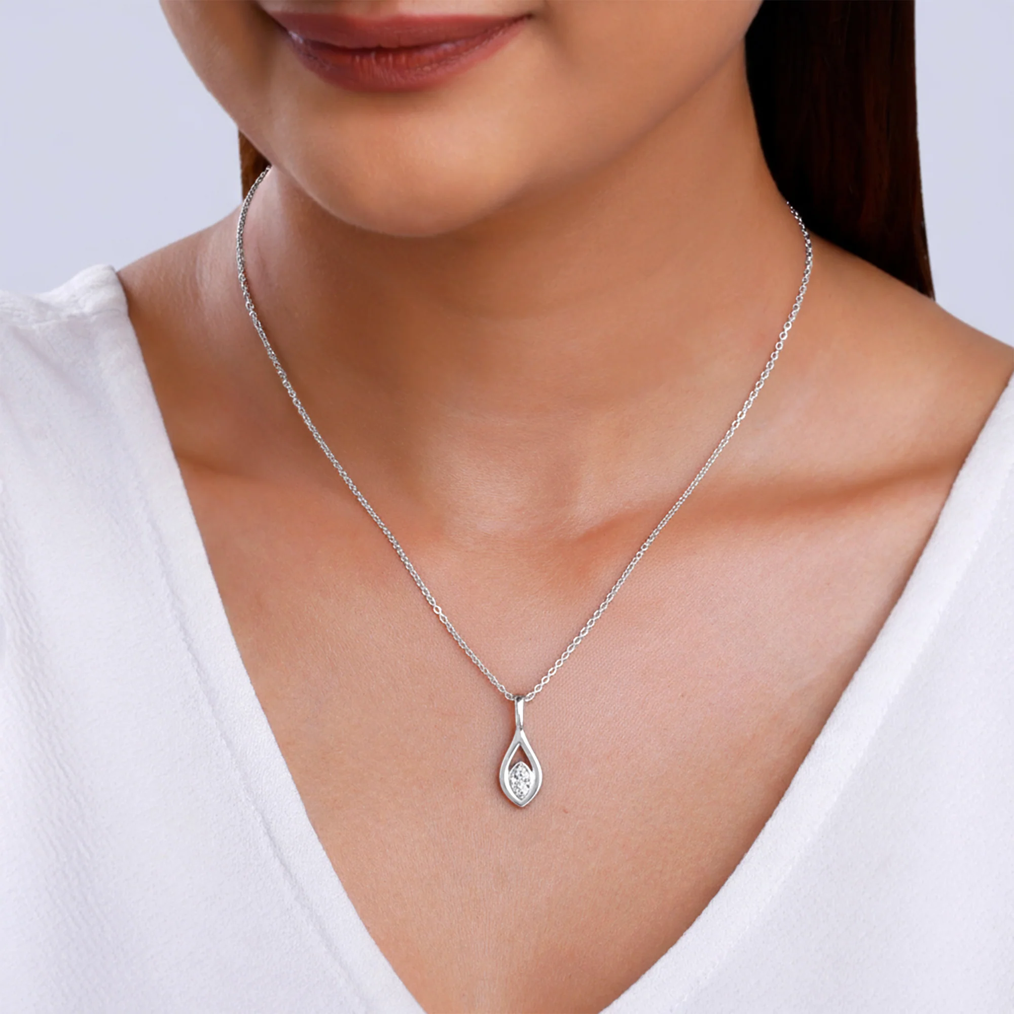 Silver Tear Drop Pendant With Link Chain - Image 3