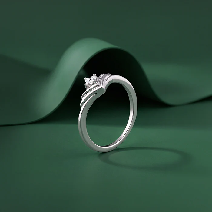 Silver Viva V Ring - Image 2