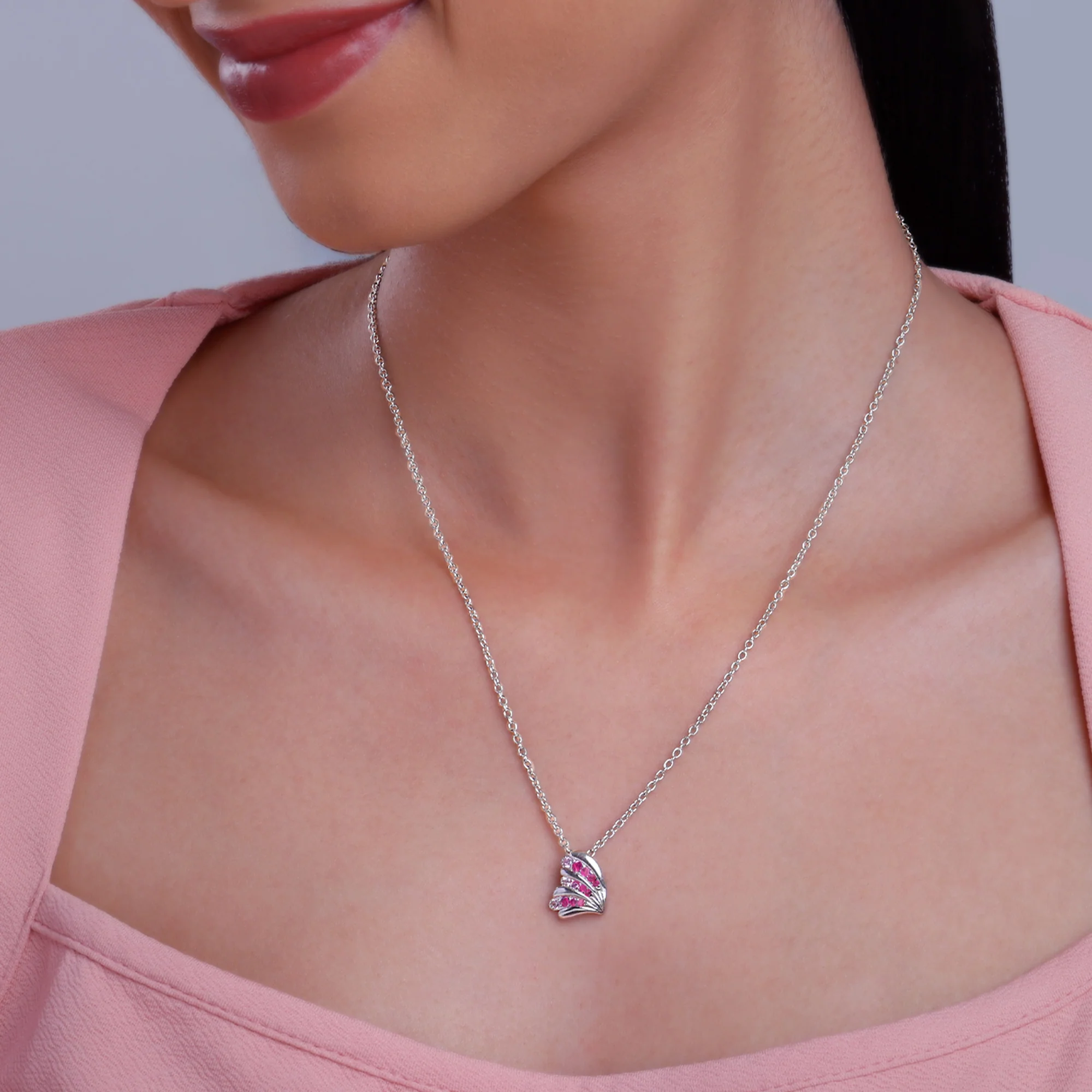 Silver Waveshell Pendant With Link Chain - Image 3