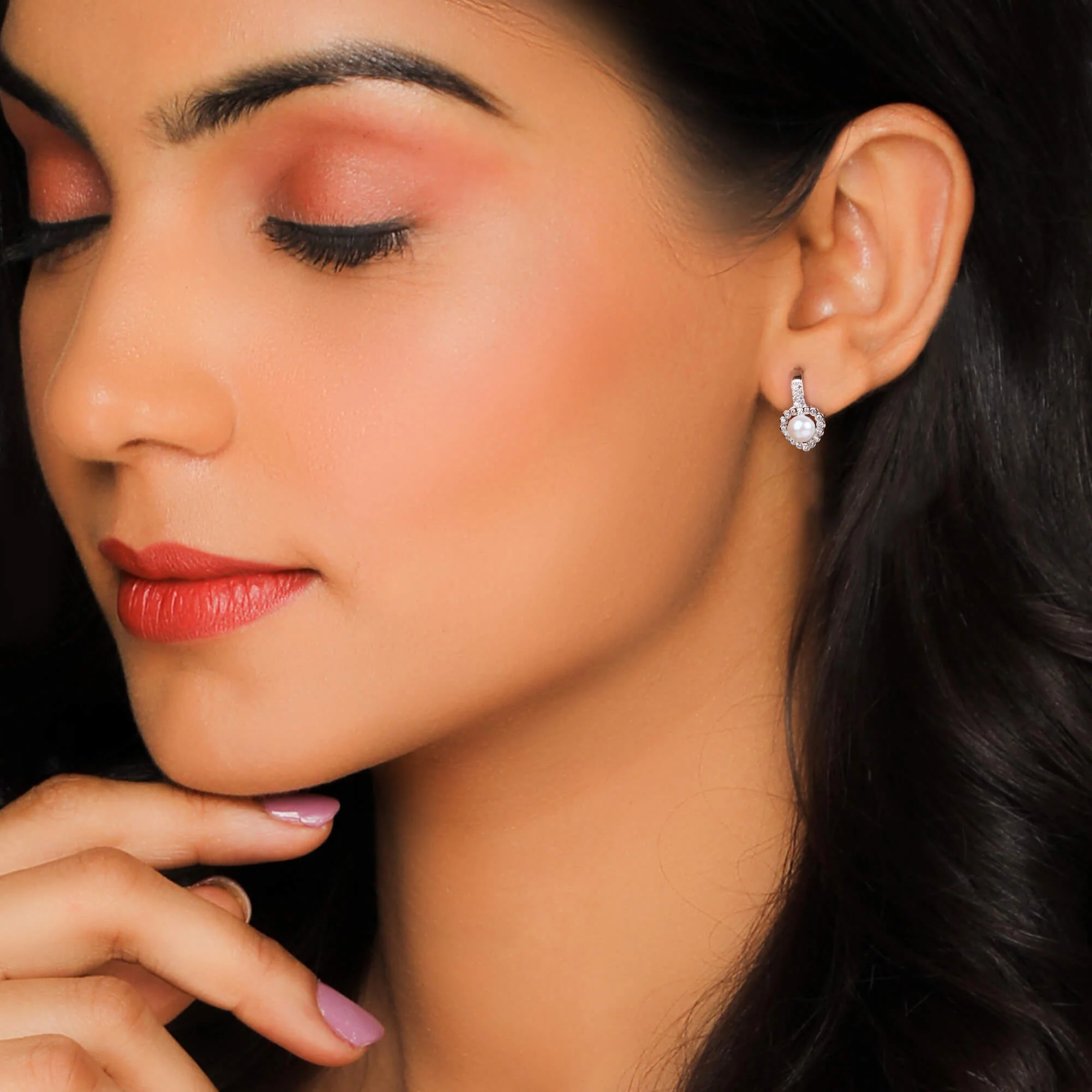 Silver Zircon Pearl Heart Earrings - Image 2