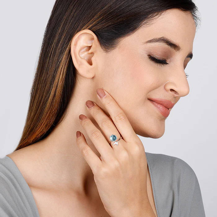 Silver Gleaming Blue Fish Tail Ring - Image 4
