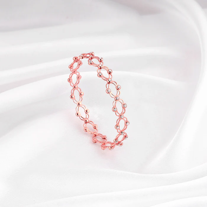 Anushka Sharma Rose Gold Supple Bracelet - Image 4